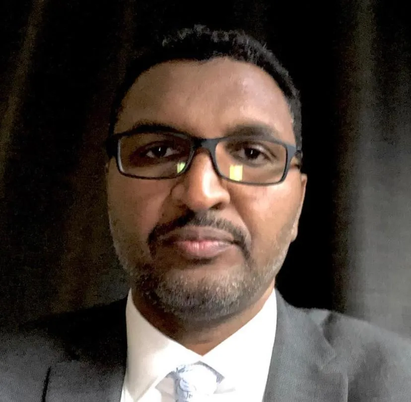 محمذن العيد احميدة ـ مترجم وموظف حكومي بأستراليا