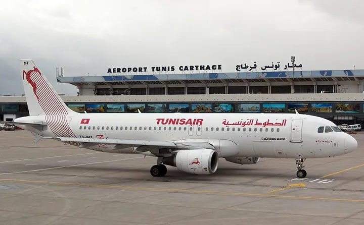 avion_tunisair_aeroport_tunis_carthage_airbus-a320_aziza_othmana