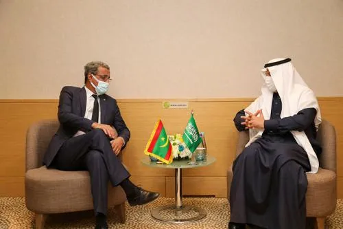 وزير الصيد والاقتصاد البحري ادي ولد الزين، ووزير البيئة والمياه وال?