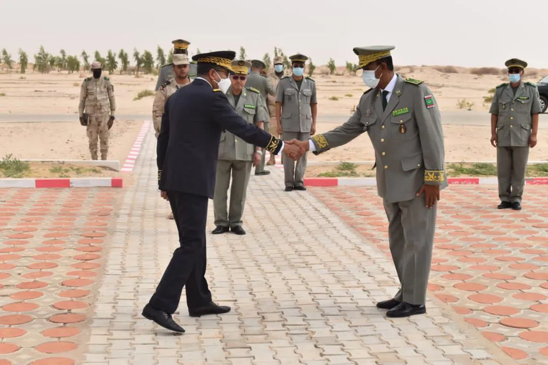 قائد أركان الجيش الجوي الجديد اللواء حمادي اعل مولود، وسلفه اللواء م