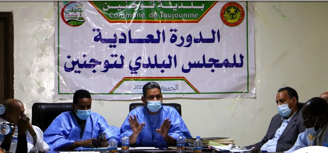 عمدة البلدية الدكتور محمد الأمين شعيب خلال ترؤس الدورة اليوم الجمعة