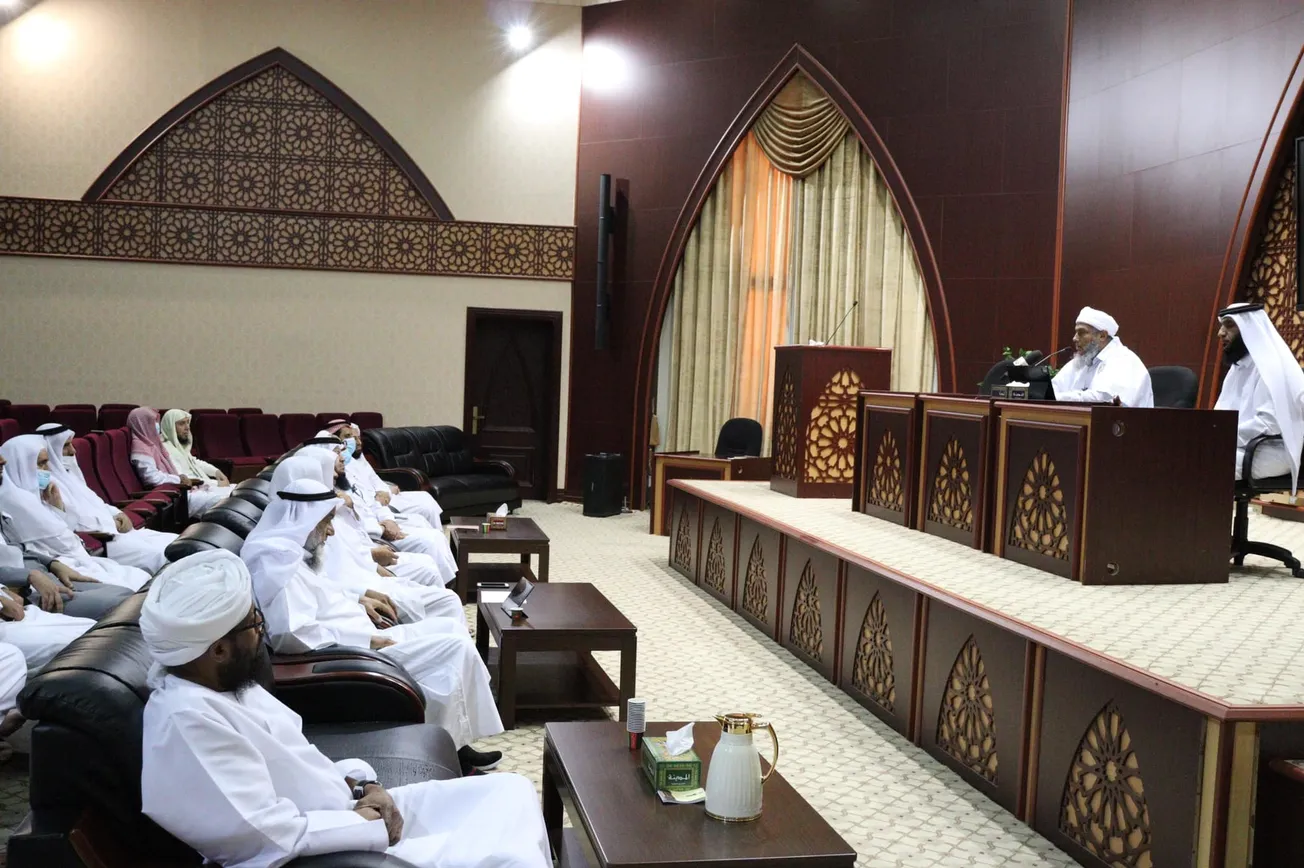 رئيس مركز تكوين العلماء في موريتانيا العلامة الشيخ محمد الحسن الددو 