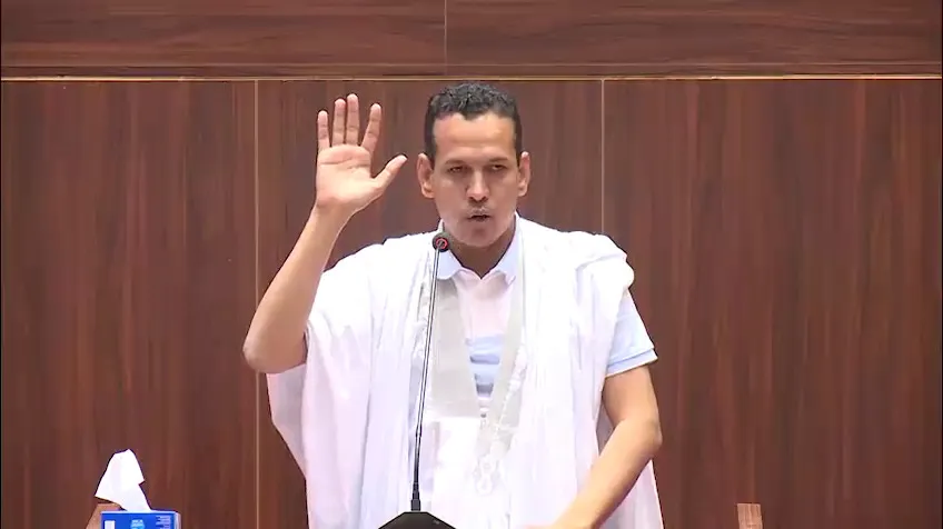 نائب مقاطعة باركيول ديده الطالب اعل خلال أداء اليمين القانونية
