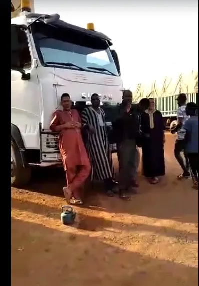 بعض العالقين على الحدود الإفوارية المالية
