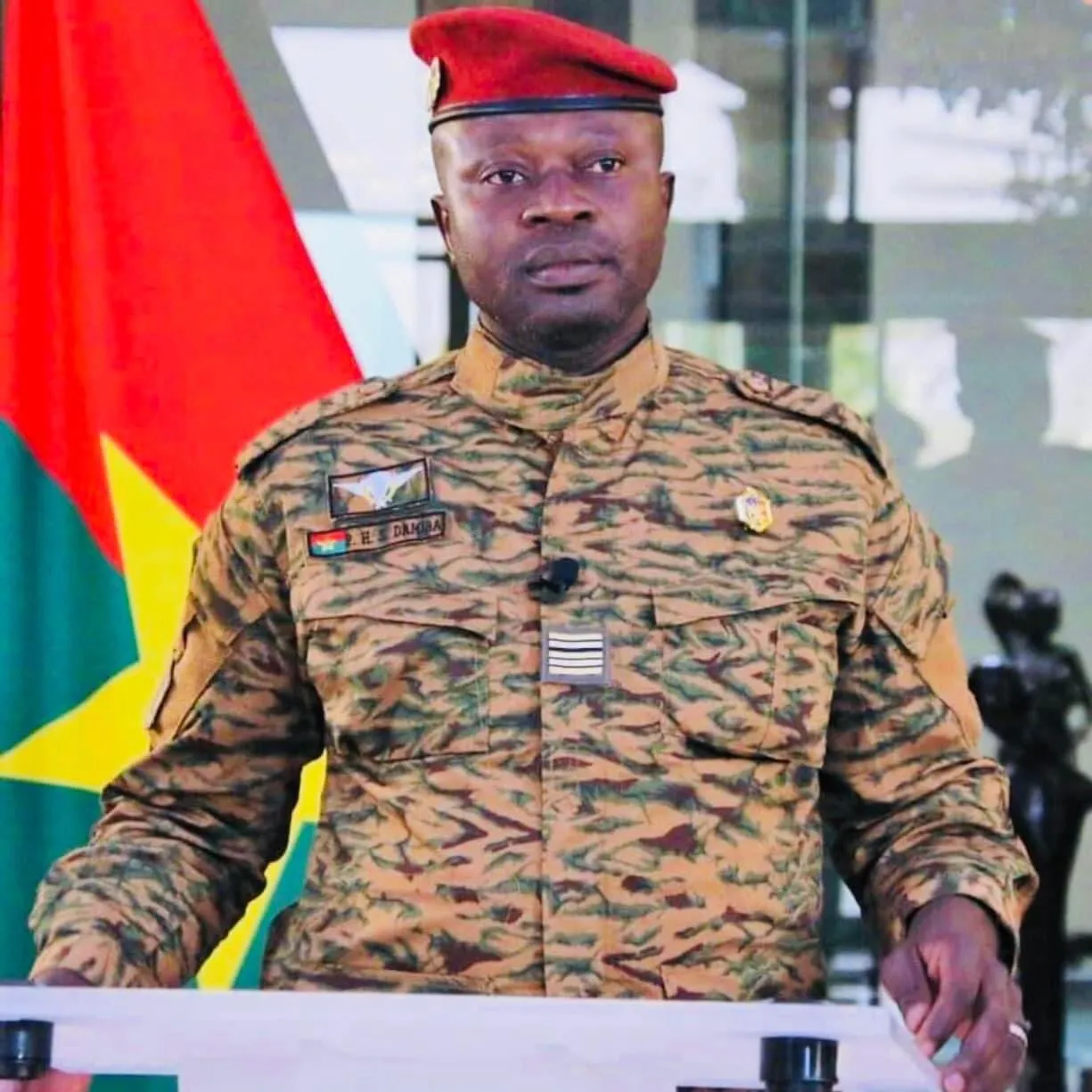 بول هنري سانداوغو داميبا: الرئيس الانتقالي لبوركينافاسو 