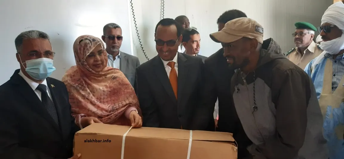 الأمينة العامة للوزارة وعدد من المسؤولين خلال إطلاق العملية اليوم ف?