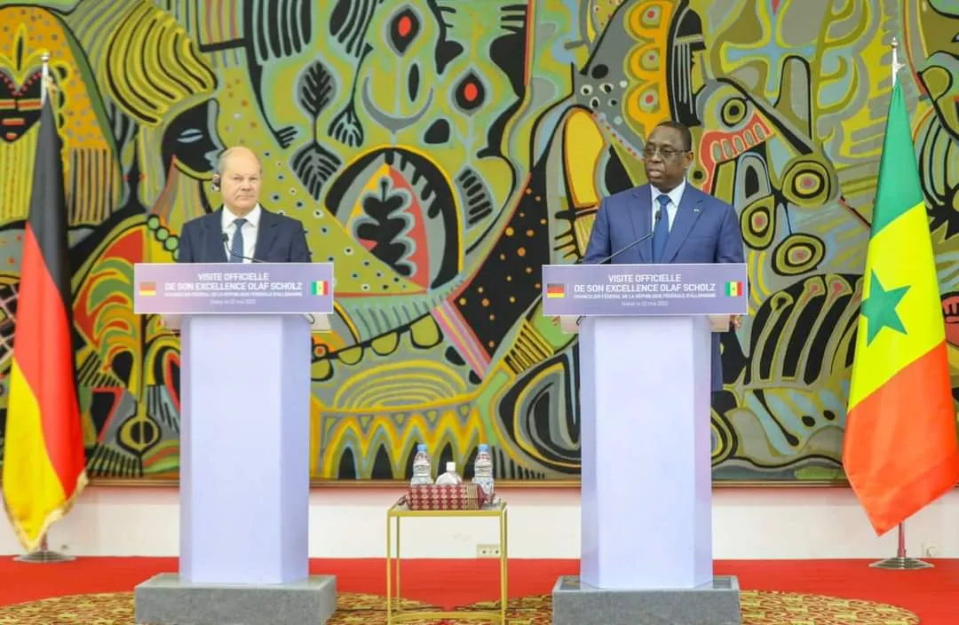 الرئيس السنغالي ماكي صال والمستشار الألماني أولاف شولتس