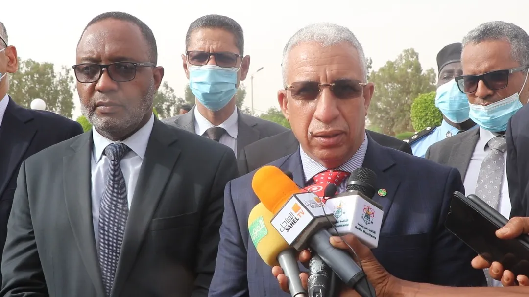 المحتار ولد داهي وزير الصحة الموريتاني خلال زيارته للمستشفى المركزي