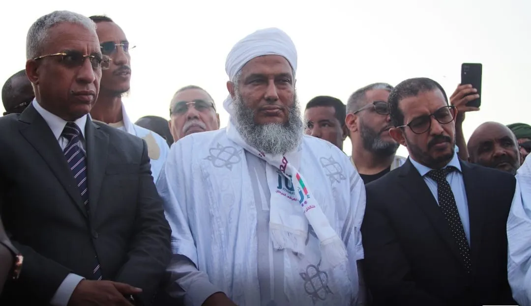 رئيس الجمعية محمد يسلم عبد الله، والعلامة الشيخ محمد الحسن ولد الددو
