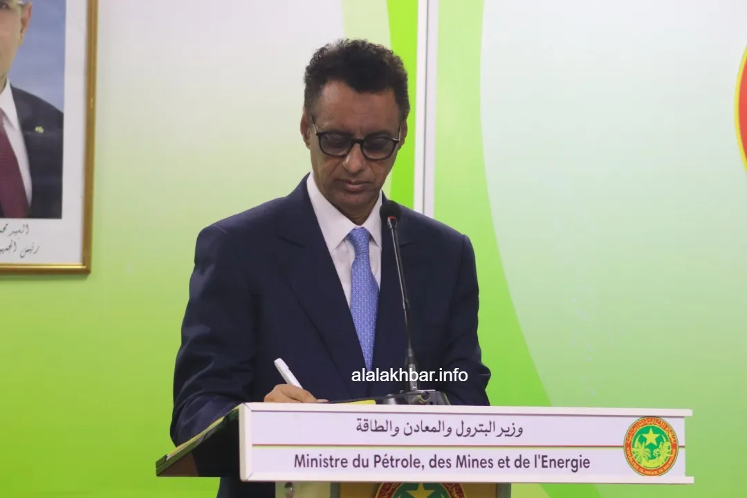وزير البترول والطاقة والمعادن عبد السلام محمد صالح خلال مؤتمر صحفي أ