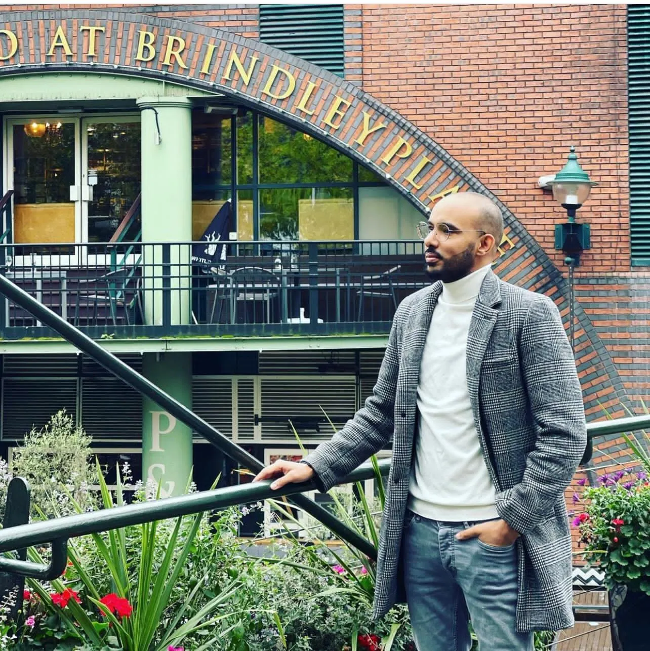 سلطان البان - كاتب صحفي مقيم في بريطانيا