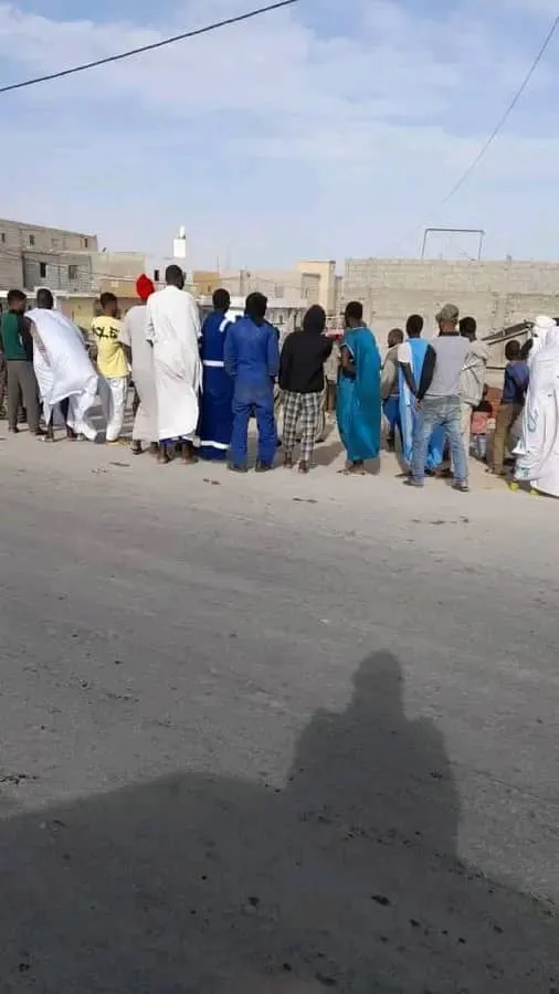 جانب من الحادثة التي وقعت زوال اليوم وتسببت في وفاة عامل ميكانكي