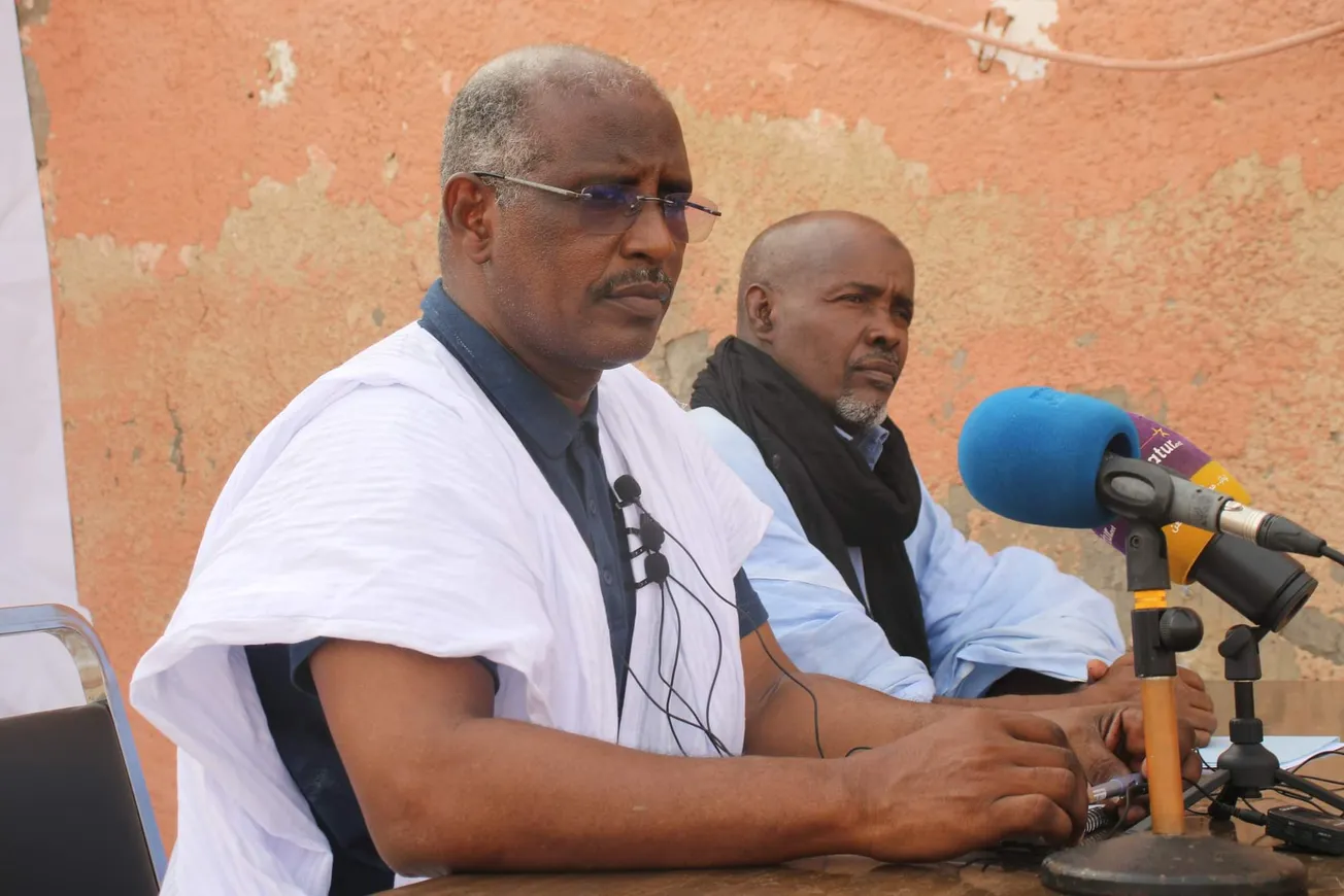 إبراهيم ولد بلال رئيس هيئة الساحل خلال نقطة صحفية للهيئة مساء أمس (ال