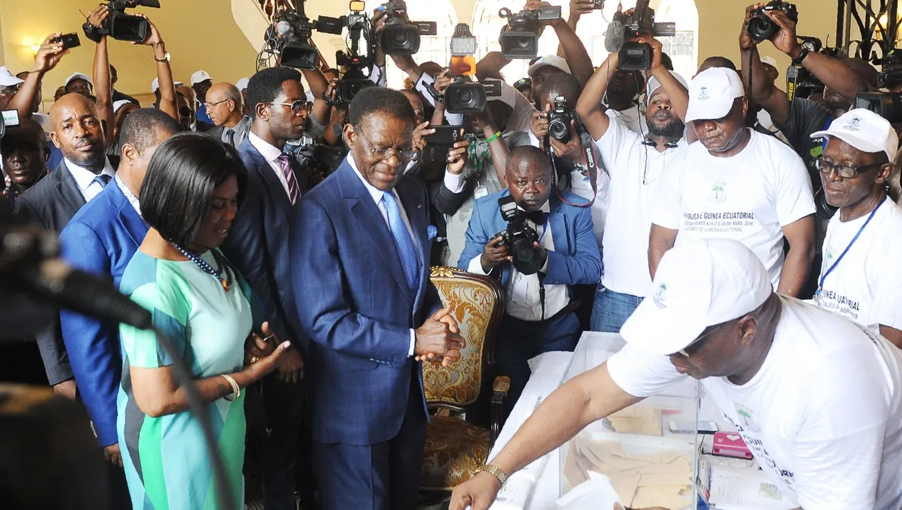 رئيس غينيا الاستوائية تيودورو أوبيانغ نغويما مباسوغو خلال الإدلاء ب