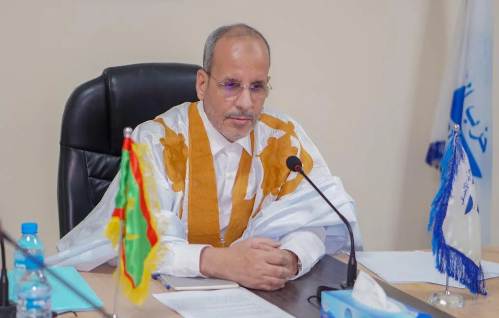 رئيس حزب الإنصاف محمد ماء العينين ولد أييه خلال الاجتماع مساء اليوم