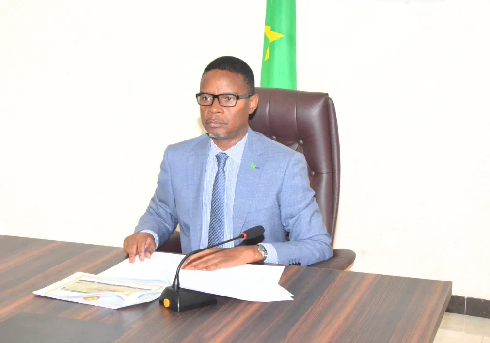 الوزير الأول محمد ولد بلال خلال ترؤسه اجتماع اللجنة مساء الاثنين
