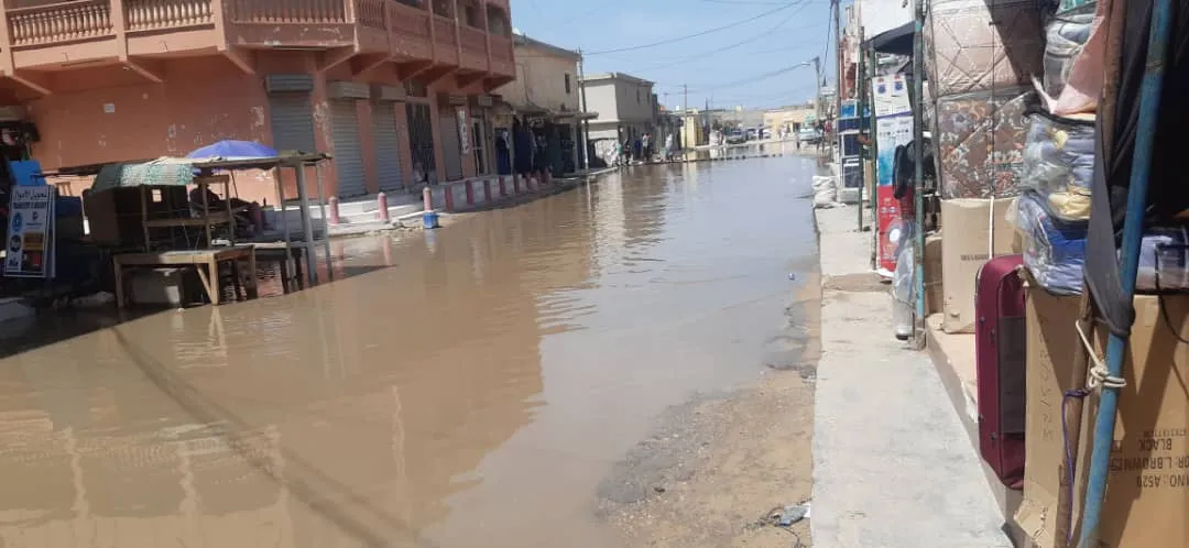 هكذا بدا أحد مداخل السوق المركزي في11 والنصف صباحا(الأخبار)