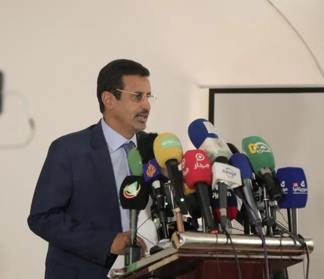 المفتش العام للدولة الحسن ولد زين خلال مؤتمر صحفي سابق (الأخبار)