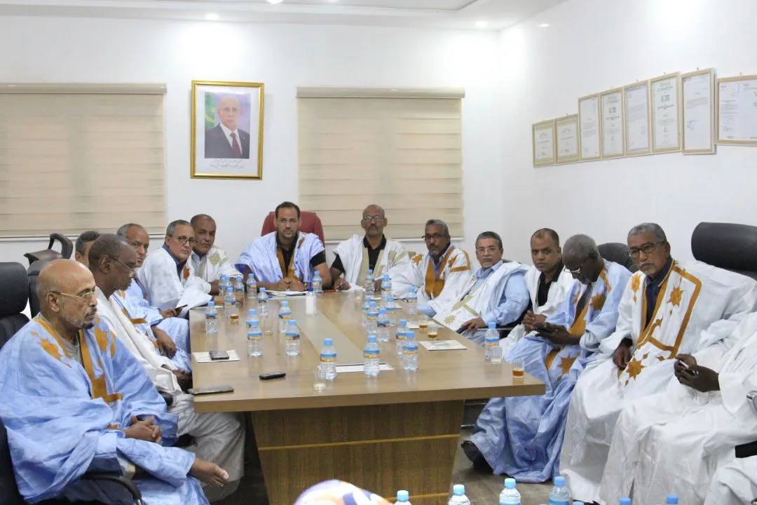 بعض أعضاء ديوان رئيس الحزب الحاكم