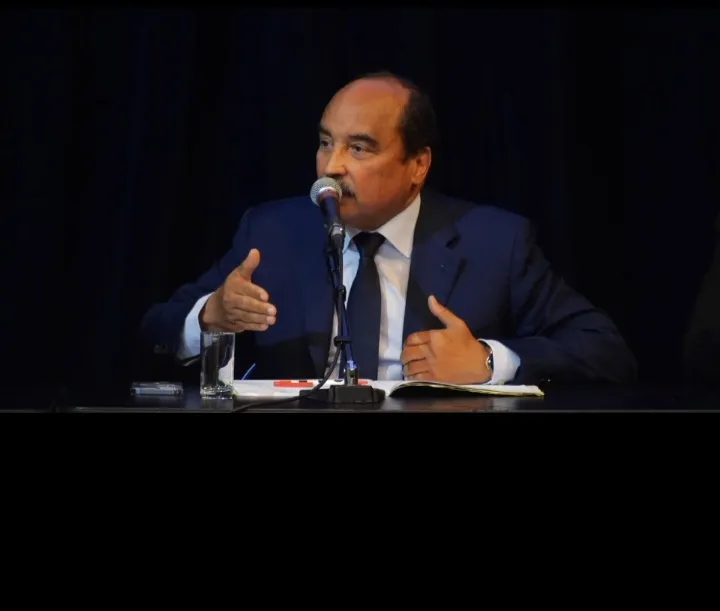 الرئيس السابق محمد ولد عبد العزيز خلال جلسة النقاش 