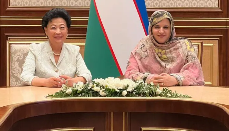 وزيرة العمل الاجتماعي خلال لقائها مع وزير التعليم مع قبل المدرسي بأو