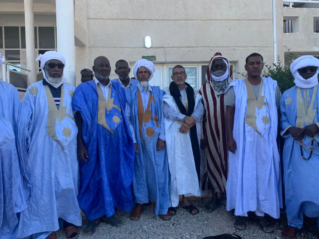جانب من وقفة أسرة الطالب المتوفى لشرح مستجدات القضية للإعلاميين/ الأ