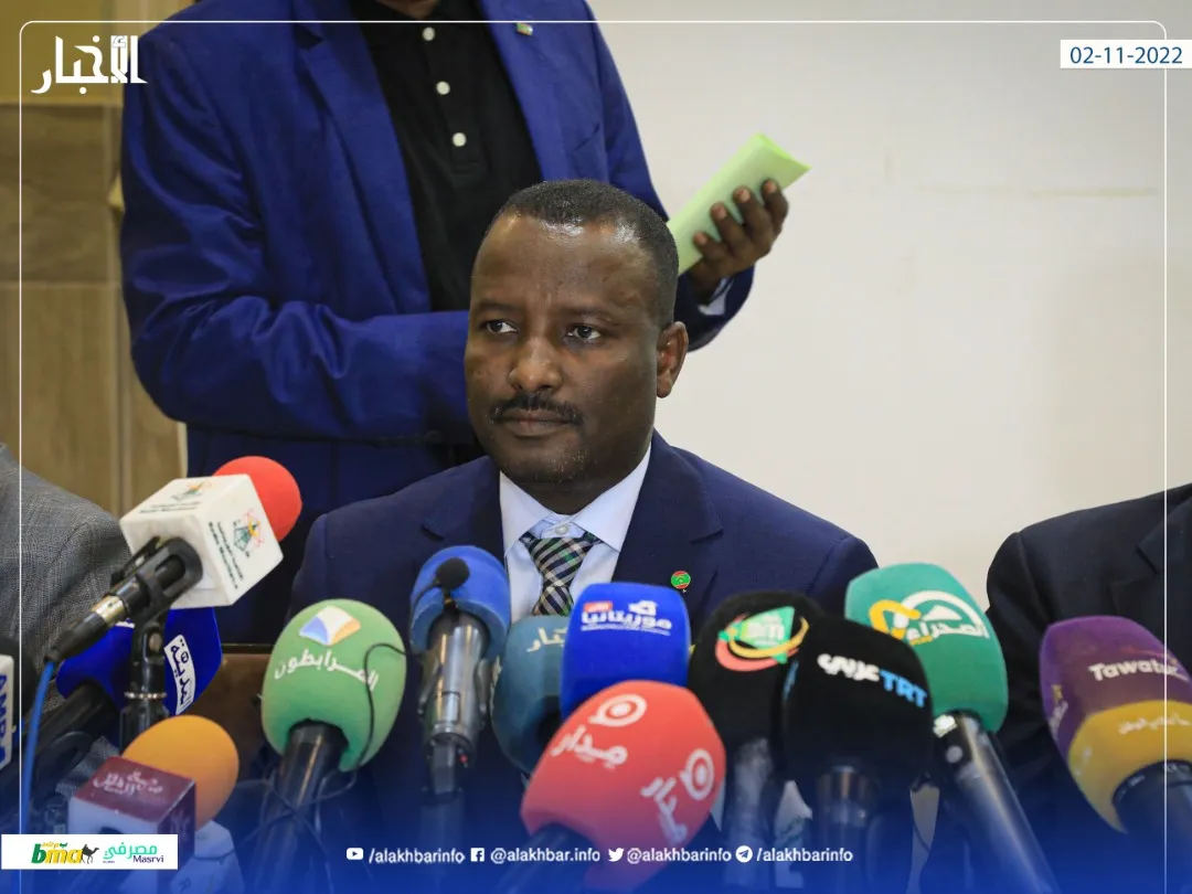 محمد ولد اسويدات خلال إعلانه إنطلاق الدورة الأولى لـ"جائزة الرئيس لل