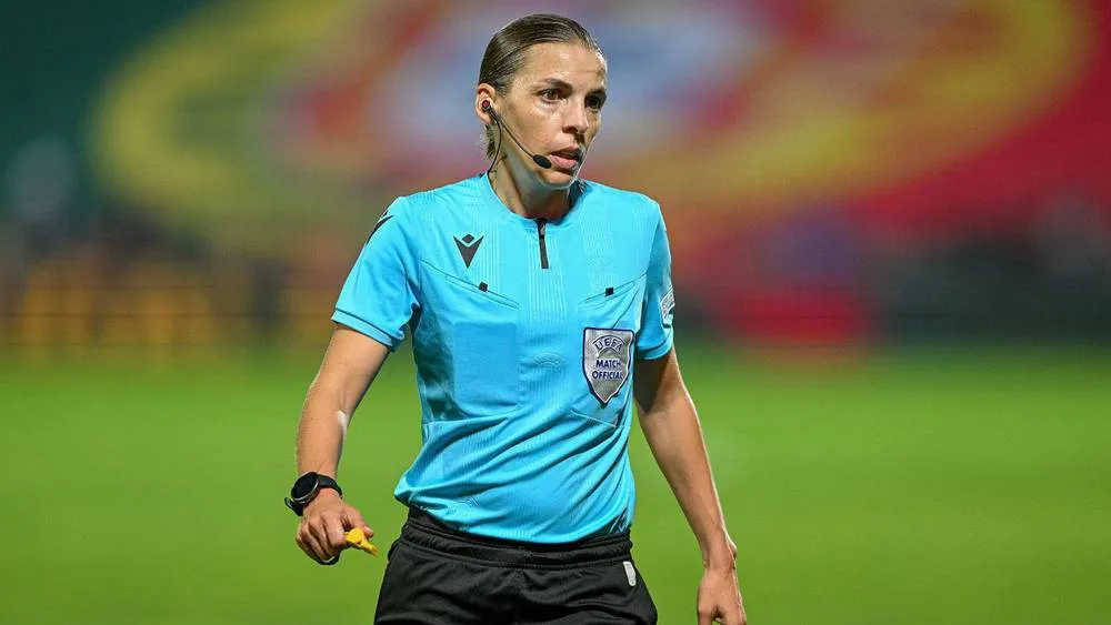 635fcf02c38592f7e9565b2d_default