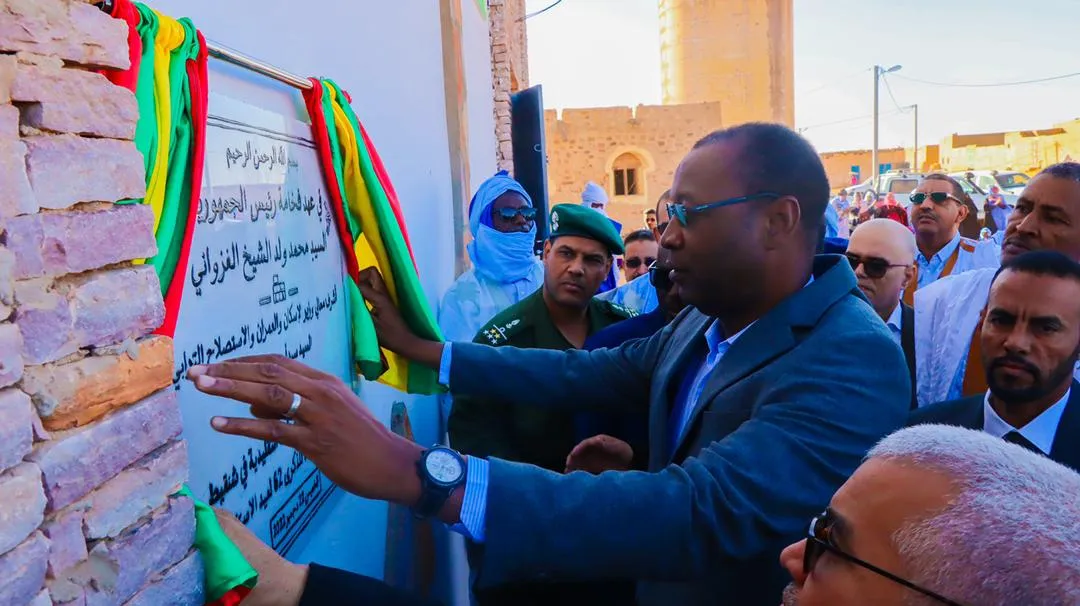 وزير الإسكان والعمران والاستصلاح الترابي سيدي أحمد ولد محمد خلال تد?