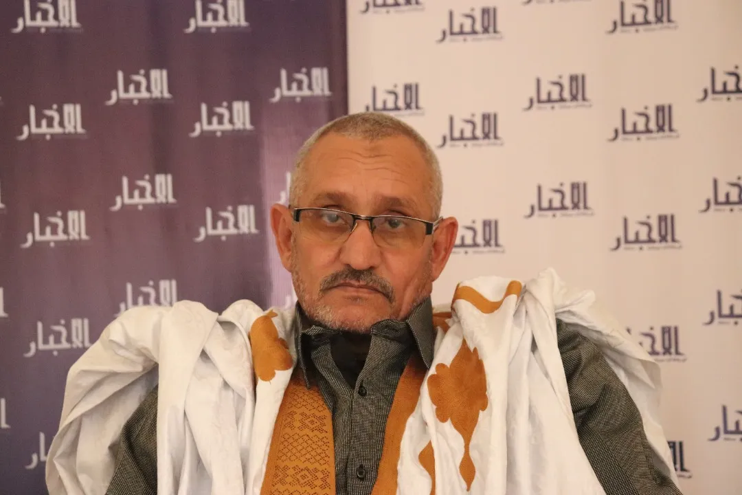 أحمد سالم الشرقي أستاذ متعاون بالمدرسة الفنية للتكوين المهني وتقنيا