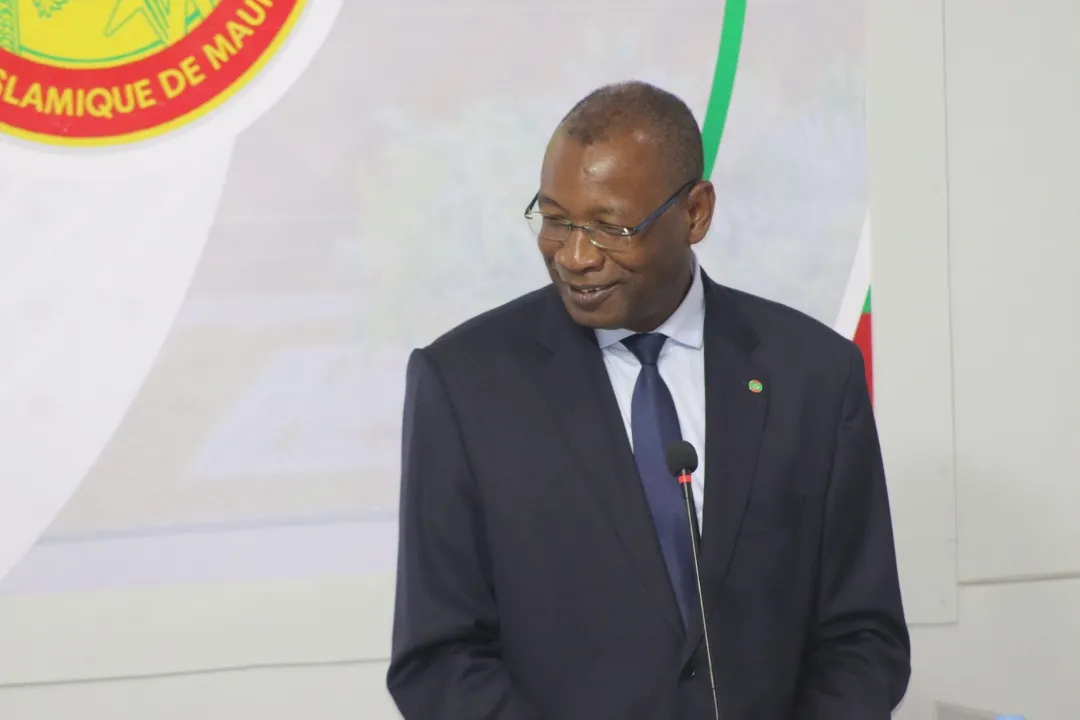 وزير الإسكان والعمران ولاستصلاح الترابي سيد احمد ولد محمد خلال مؤتم?