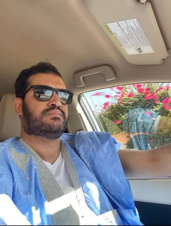 المدون محمد خالد ولد التويف (مواقع التواصل الاجتماعي)
