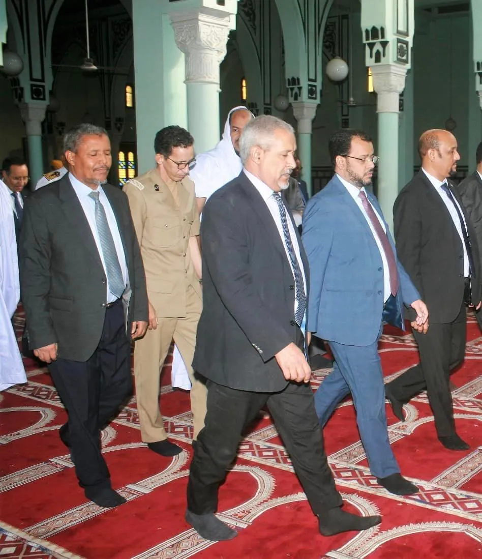 وزير الشؤون الإسلامية والتعليم الأصلي ووفد من قطاعه خلال الإشراف عل?