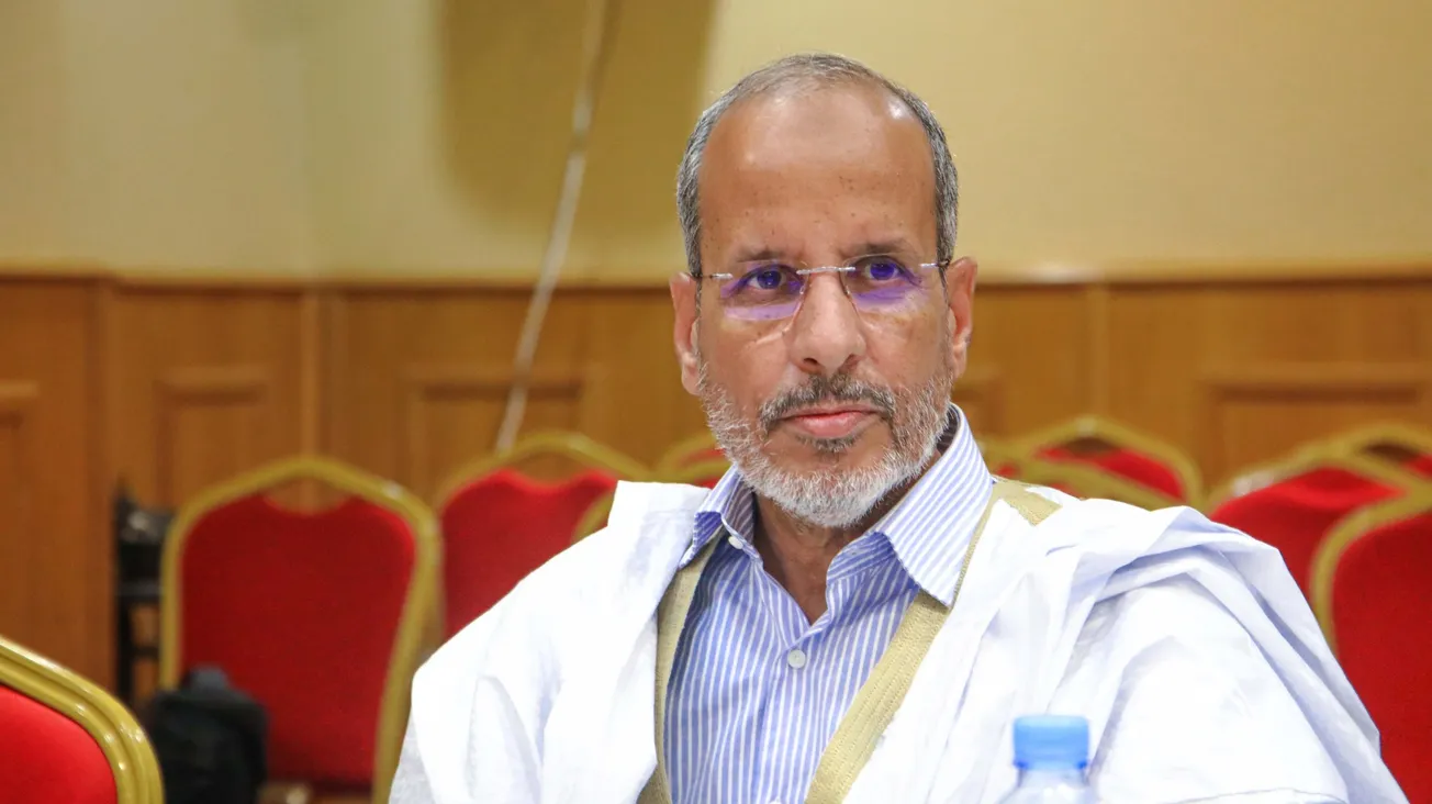 رئيس حزب الإنصاف محمد ماء العينين ولد أييه خلال ترؤسه الاجتماع مساء ?