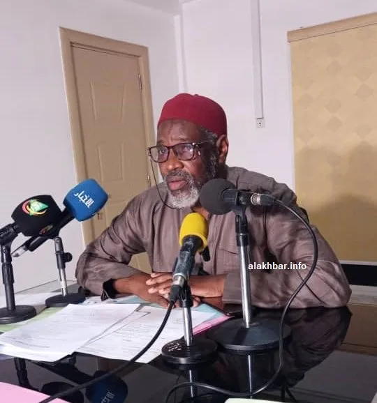 رئيس فريق تشريح جثمان الصوفي ولد الشين الدكتور انجايْ ممدو خلال حديث