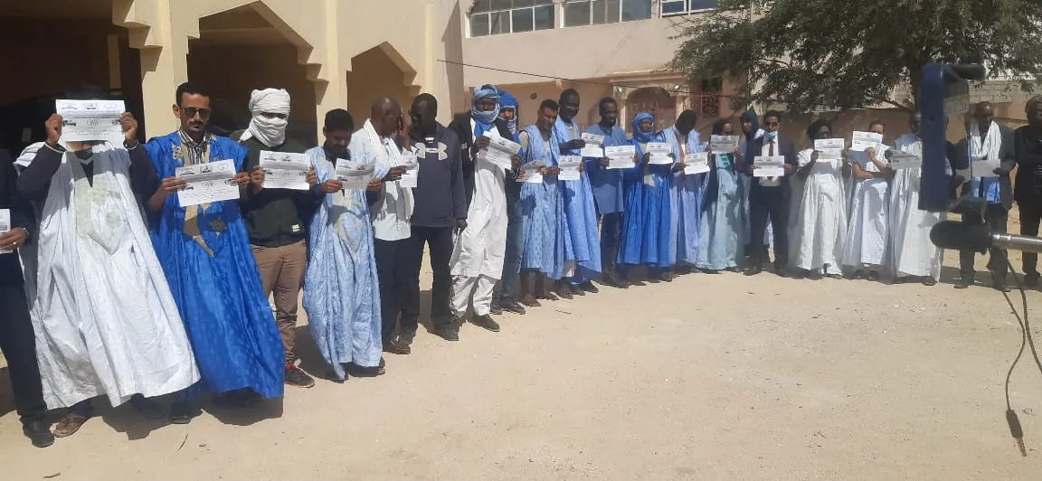 جانب من الاحتجاج زوال اليوم في مباني إدارة التعليم في أول أيام الإضر?
