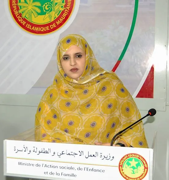 وزيرة العمل الاجتماعي والطفولة والأسرة صفية بنت انتهاه