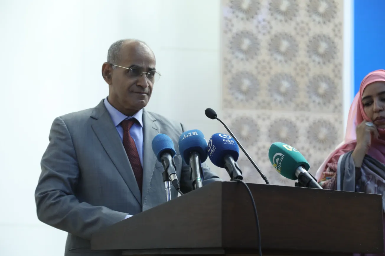 وزير التجهيز والنقل الموريتاني الناني ولد اشروقة خلال إلقاء كلمة في 