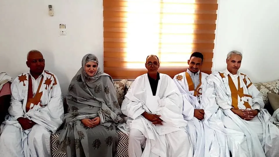 وزيرة العمل الاجتماعي خلال لقائها مع المجموعة المسنحبة من حزب الإصل?
