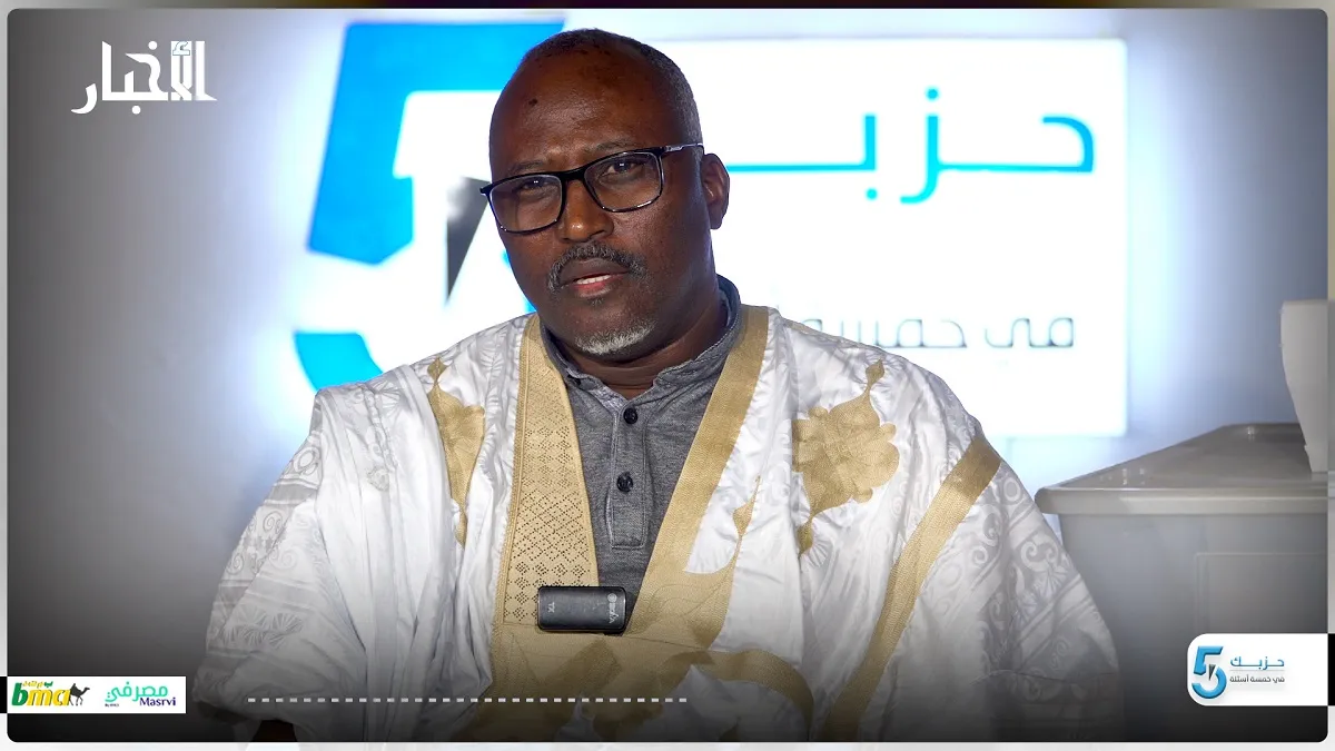 رئيس حزب الوسط بالعمل من أجل التقدم "المسار" محمد محمود عمار خلال مشا?