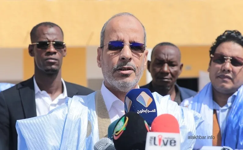 ماء العينين ولد أييه رئيس حزب الإنصاف خلال تصريح صحفي له صباح اليوم (?