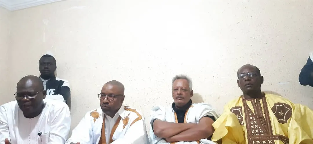 جانب من النقطة الصحفية التي نظمها مرشحو الصواب الليلة في نواذيبو/ ال?