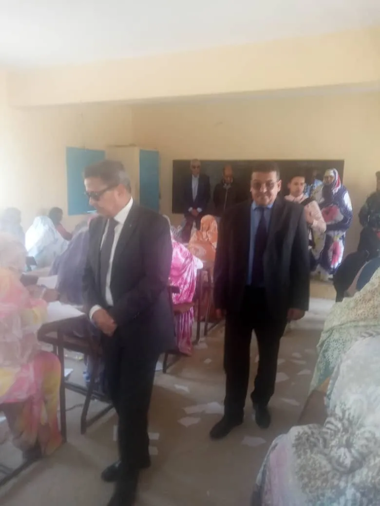 جانب من زيارة السلطات لأحد مراكز الإمتحان صباح اليوم/الأخبار