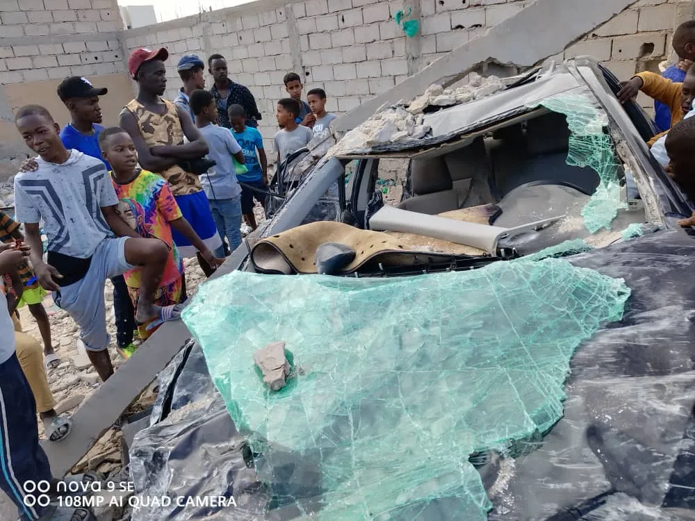 السيارة بعد الحادث الذي أودى بحياة فتاة عشرينية وتسبب في جرح 3 أخرين/ 