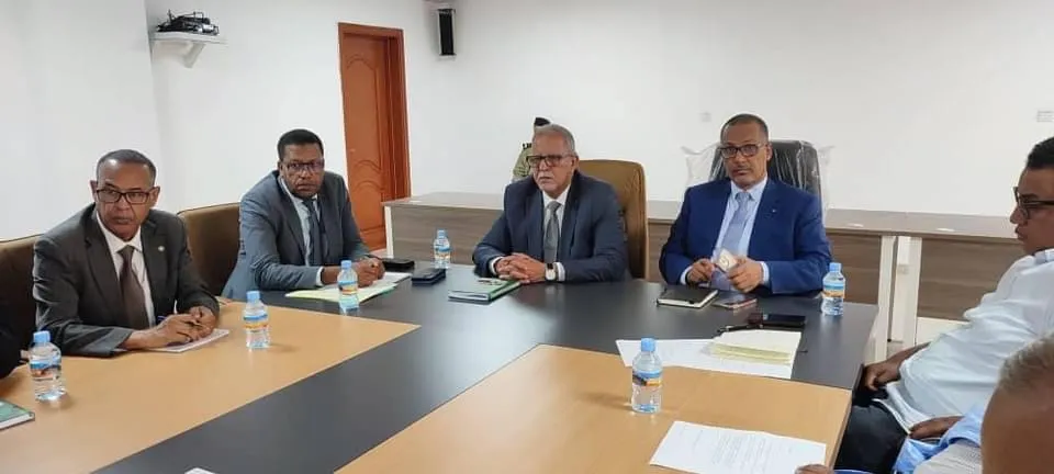 وزير الزراعة خلال ترؤس الاجتماع المنعقد مساء الثلاثاء