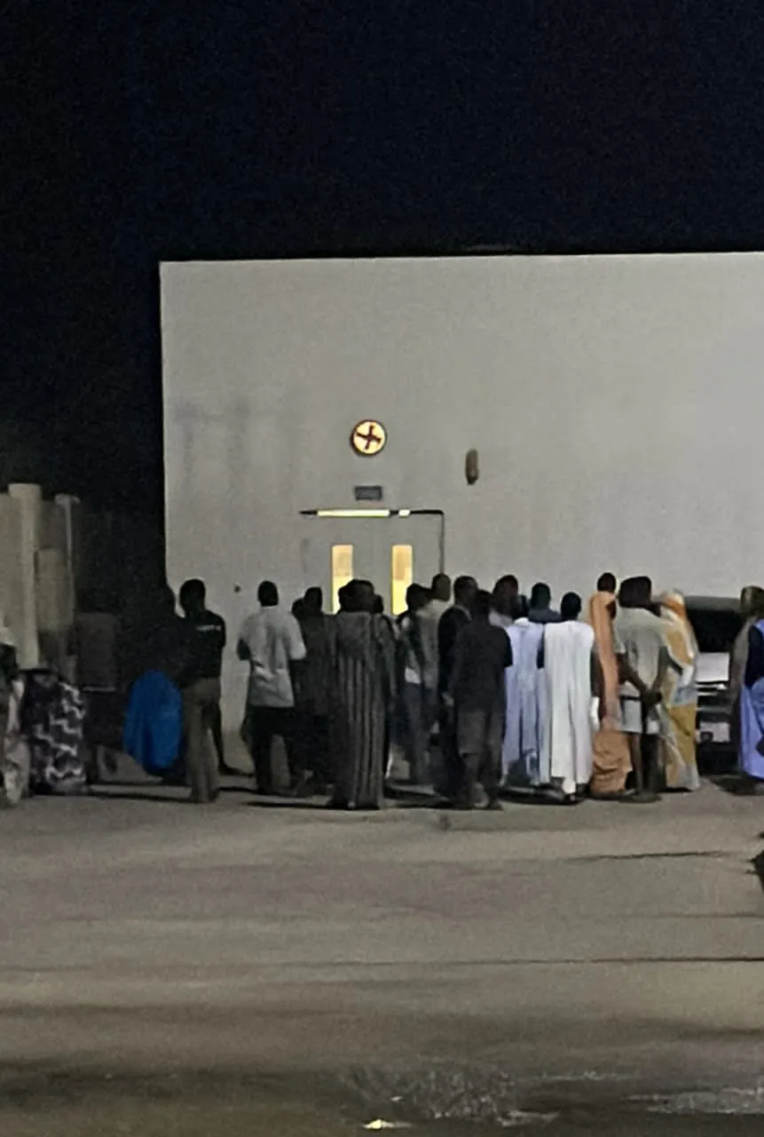 أهالي الضحية أمام مشرحة طب الصداقة قبل قليل 