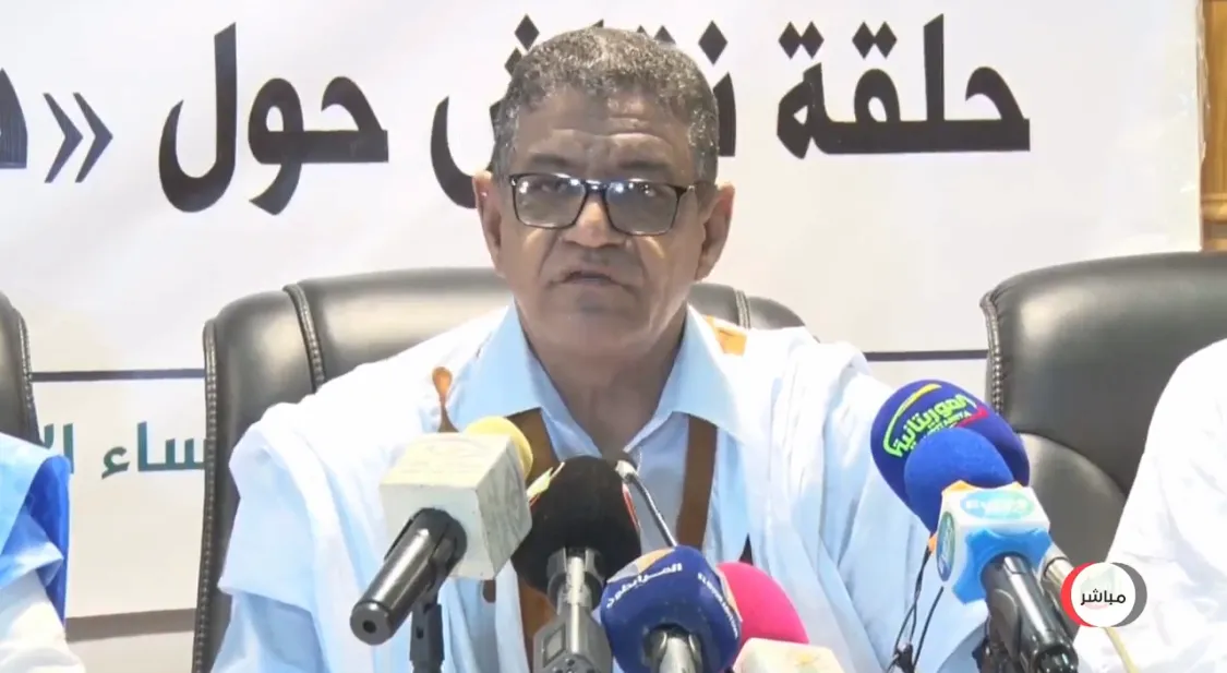 نقيب الصحفيين الموريتانيين أحمد طالب المعلوم خلال كلمته في حلقة الن?