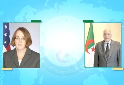 07-Attaf-evoque-avec-la-Secretaire-dEtat-adjointe-americaine-et-les-ambassadeurs-de-pays-de-la-CEDEAO-lInitiative-du-presiden