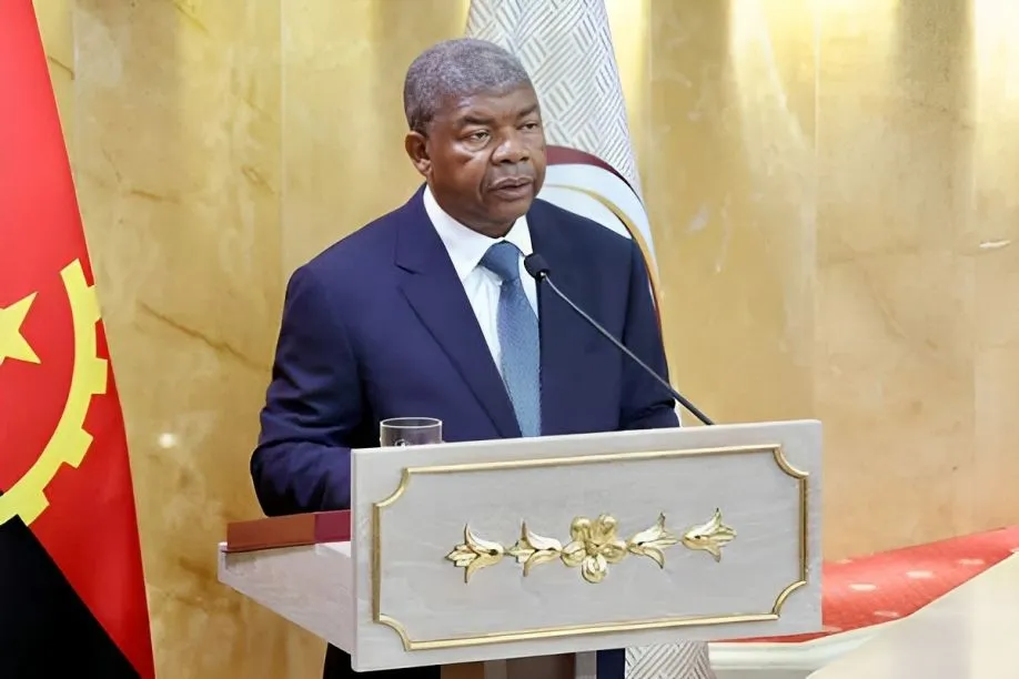 الرئيس الأنغولي اجواون لورنسو 