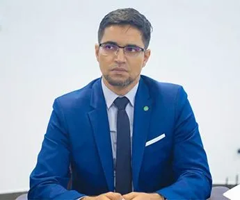 وزير التحول الرقمي والابتكار وعصرنة الإدارة محمد عبد الله لولي